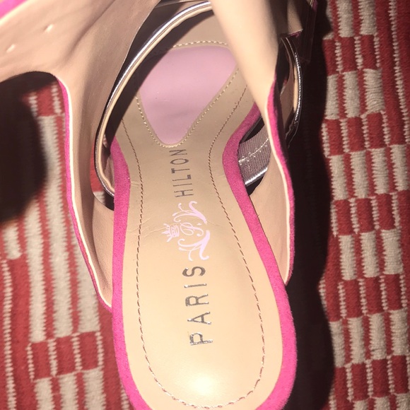 Paris Hilton - Picture 2 of 4